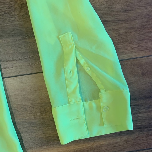Express— Sheer Lime Green, Long Sleeve Blouse - Picture 4 of 6